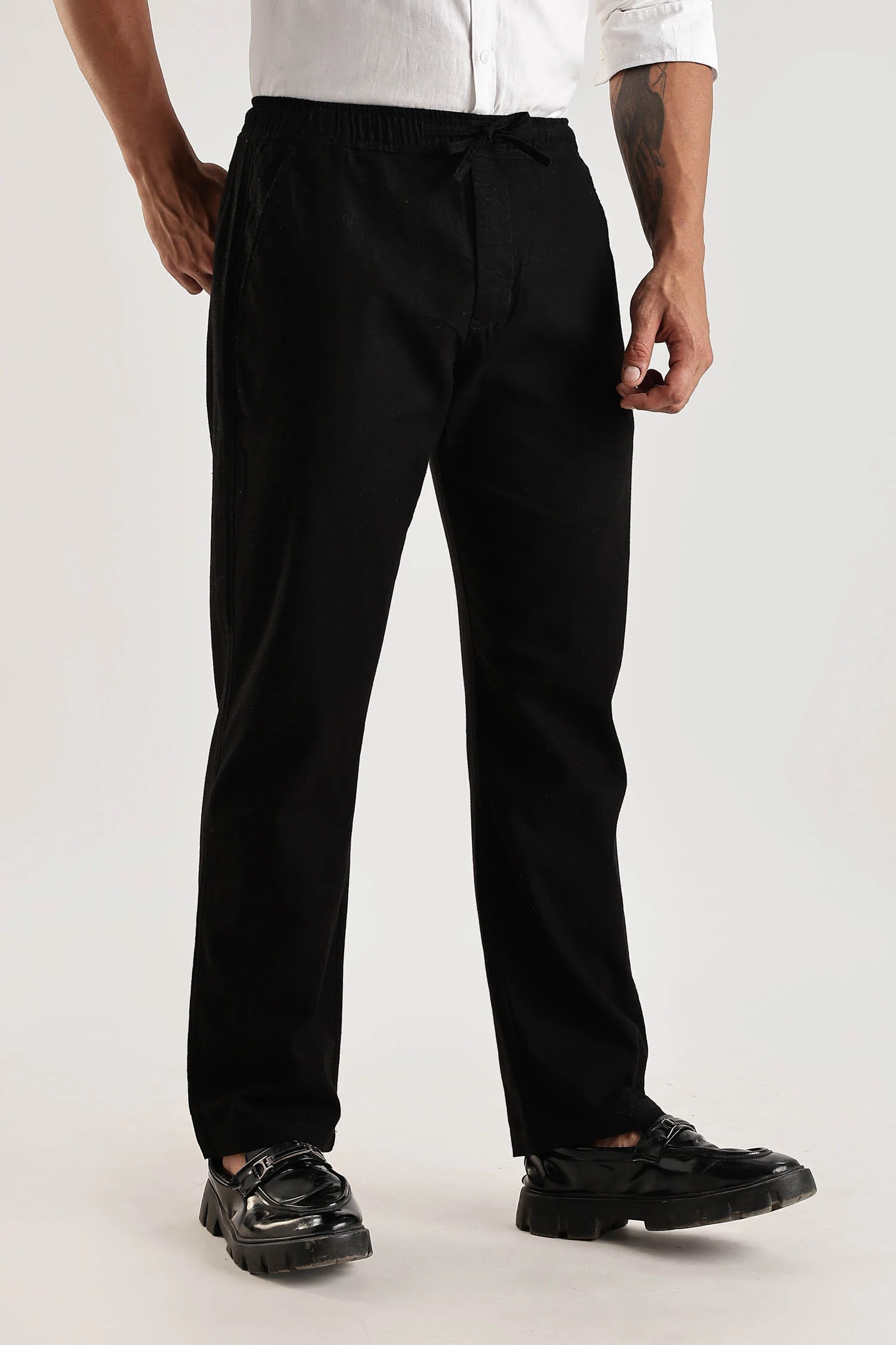 Black Regular Fit Linen Pants - Image 4